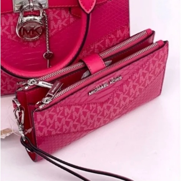 Michael Kors Jet Set travel double zip wristlet, wallet, clutch Electric Pink - Picture 4 of 6